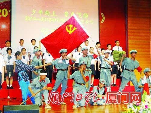 困在俱乐部的少女